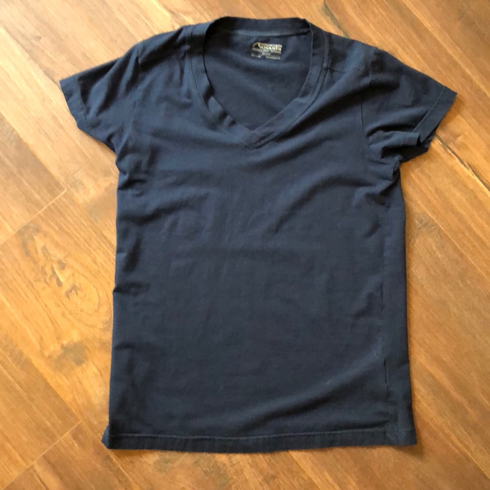 Mountain Khakis navy v neck top